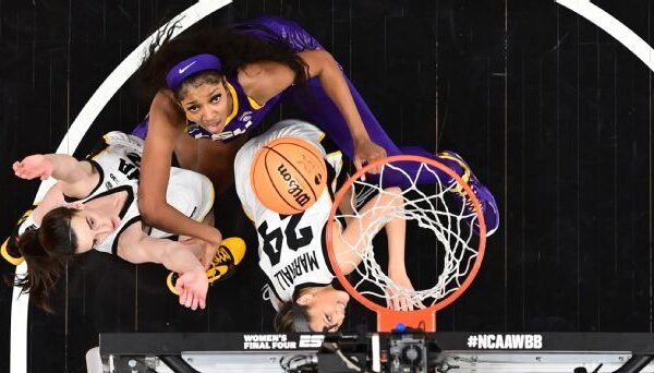 Elite Eight blockbuster: Will LSU or Iowa win title game rematch?