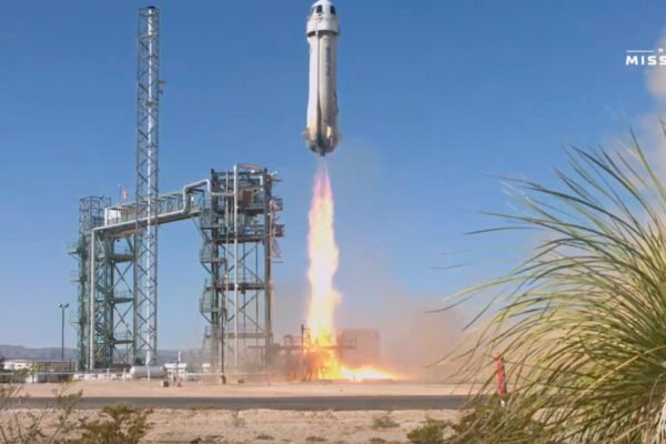 Blue Origin successfully sends tourists to the edge of space again after a long hiatus