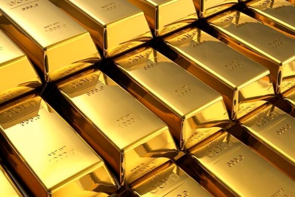 Gold price post modest gains, all eyes on US PCE data