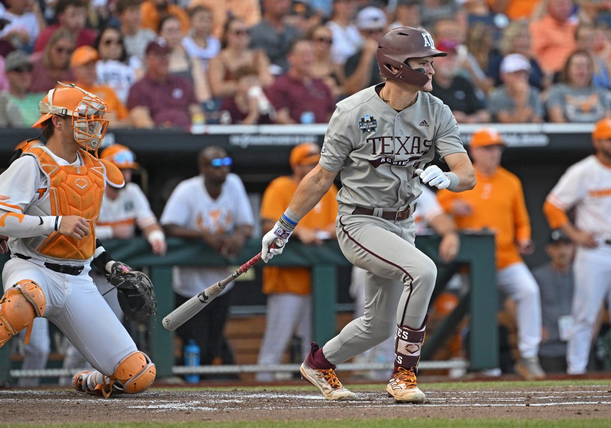 Men’s College World Series Finals: Texas A&M pummels Tennessee in Game 1