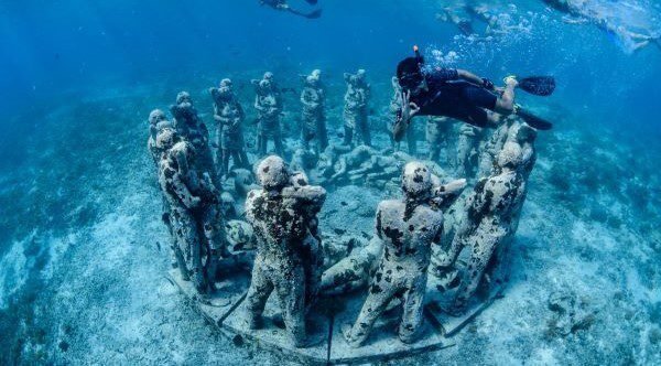 10 Creepy Sunken Man-Made Objects