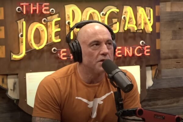 Joe Rogan shares examples of “artistic” fighters in boxing and MMA: “If you watch it, it’s beautiful”