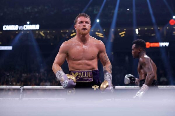 Canelo Alvarez reportedly set to face Terence Crawford in 2025