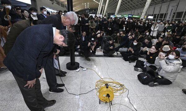 179 dead in South Korea plane crash; officials suggest bird strike to blame for the incident