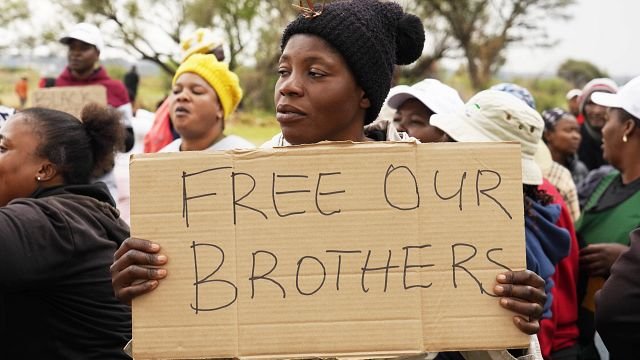 South Africa launches rescue mission for trapped illegal miners