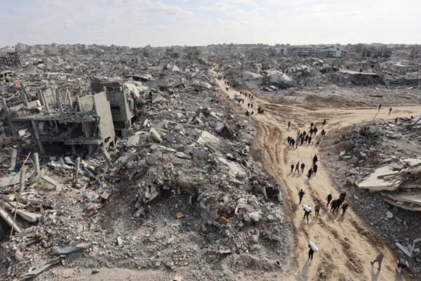 DEVELOPING: Displaced Gazans return home to destruction