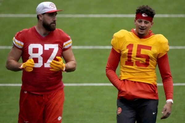 Super Bowl betting buzz: Early action includes big MVP bet on Travis Kelce