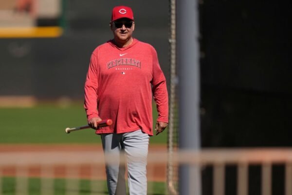 Reds’ Francona tells vets not to challenge ABS