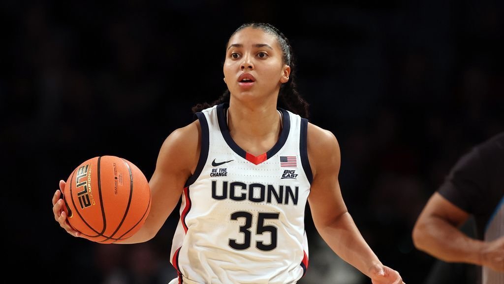 Fudd still pondering return to UConn, turning pro