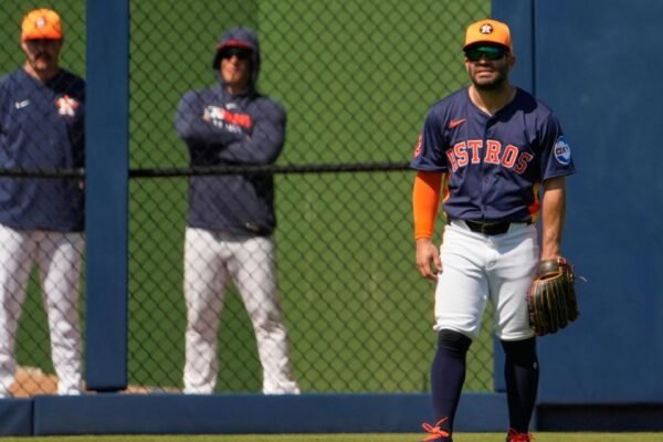 Astros planning to play Altuve mostly in left field