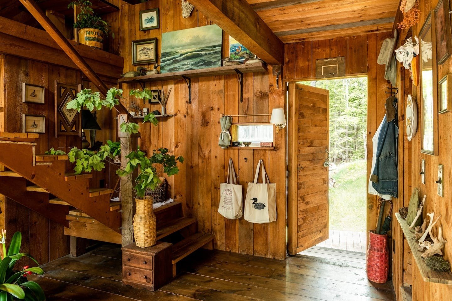 12 Best Airbnbs in Maine for a Serene Getaway