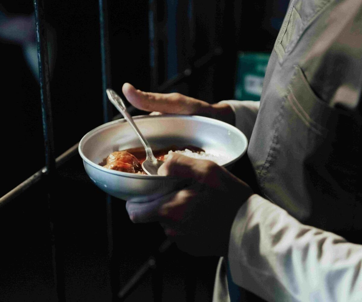 News in a minute | Prisoners unhappy with Pap and boiled egg [video]