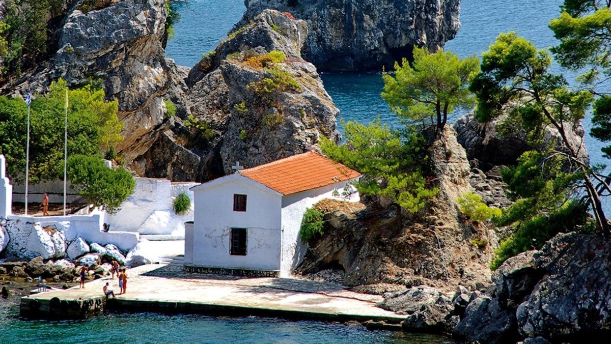 How to plan the ultimate coastal Greece road trip, from Kalamata to Parga