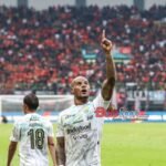 Kabar Baik Hampiri Persib saat Selangkah Lagi Juara Liga 1 2024-2025, Sang Striker Asing Comeback Lawan Malut United
